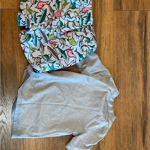 Cat & Jack Gray Shark Print Rashguard Set - Picture 4 of 4